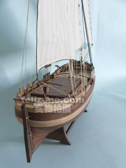 供应实木帆船拼装套材--单桅帆船"水上商人号"
